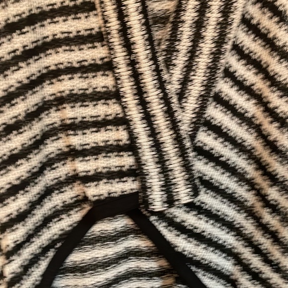 Black and white polyester knit vest - Picture 2 of 3